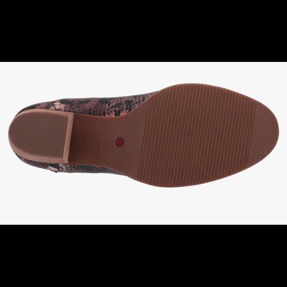 Blondo Emelia waterproof boots Chelsea Bootie - Picture 8 of 9